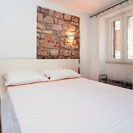 Monte B. Exclusive Apartment Ровінь Екстер'єр фото