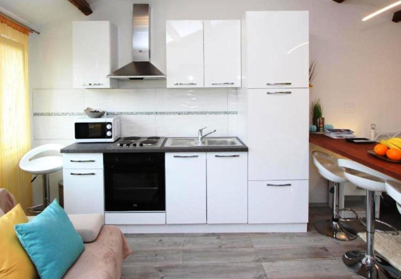 Monte B. Exclusive Apartment Ровінь Екстер'єр фото
