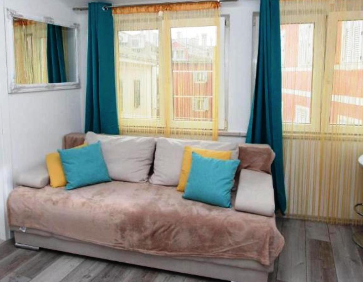 Monte B. Exclusive Apartment Ровінь Екстер'єр фото