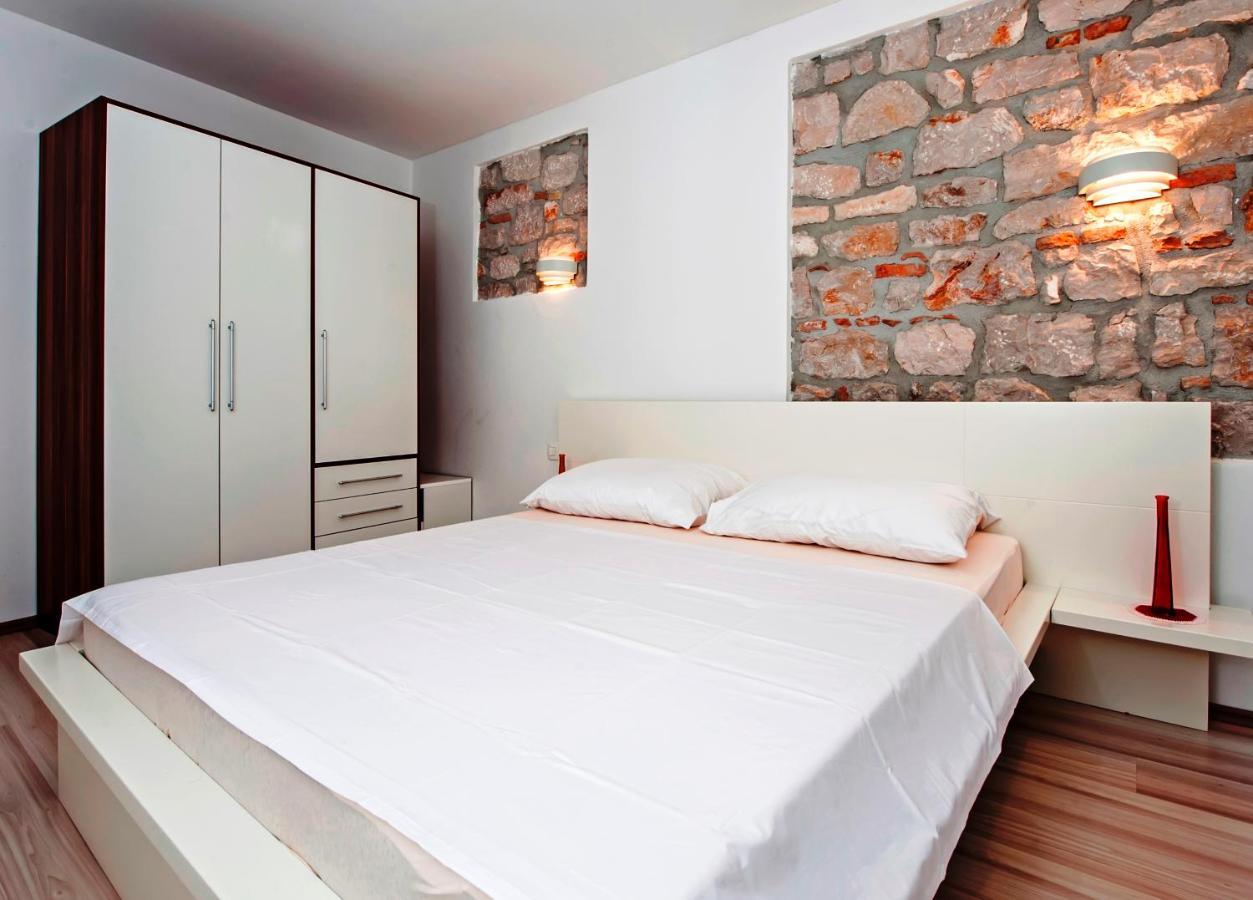 Monte B. Exclusive Apartment Ровінь Екстер'єр фото