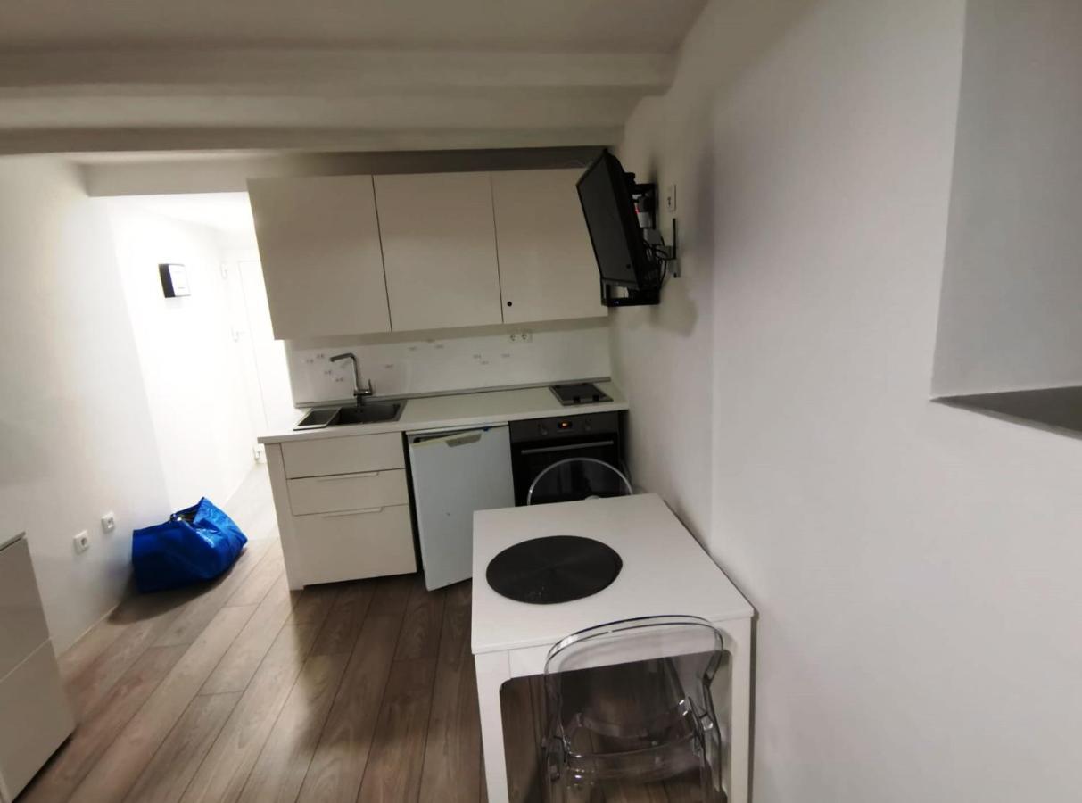 Monte B. Exclusive Apartment Ровінь Екстер'єр фото